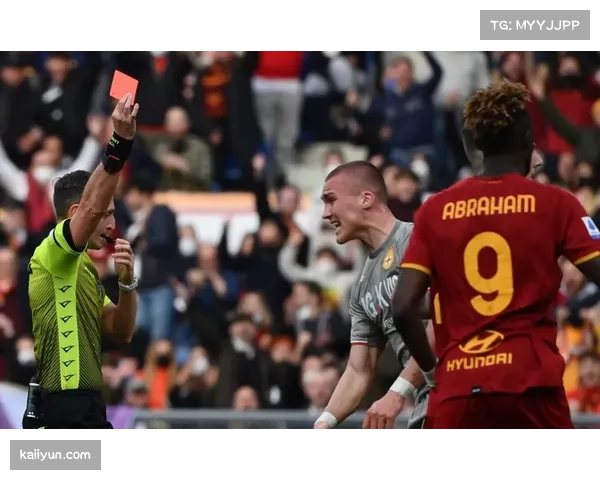 荷兰杯赛场，埃门主场失利，霍赫芬凭借关键进球爆冷取胜